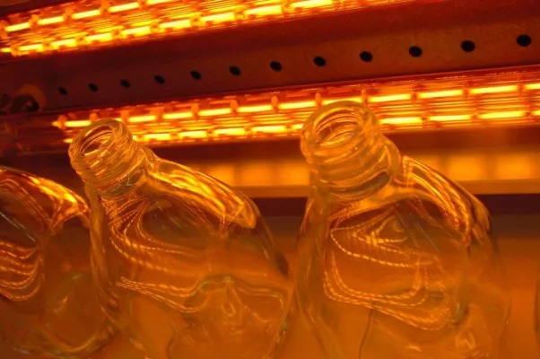 Train window glass annealing